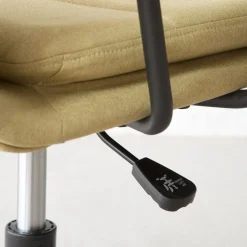 Aiko Chaise de bureau rembourrée mustard avec accoudoirs et roulettes