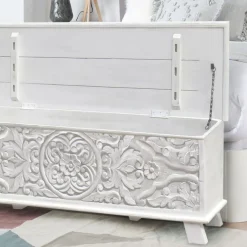 Indira Coffre de rangement en bois massif blanc sculpté de manguier
