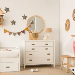 Kehra Commode laqué en blanc