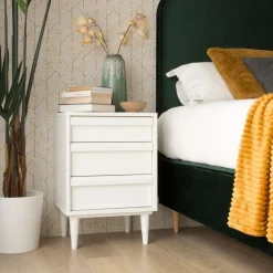 Margot Table de chevet en bois laqué blanc