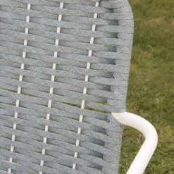 Mink Chaise de jardin en corde de couleur tourmaline et en aluminium blanc
